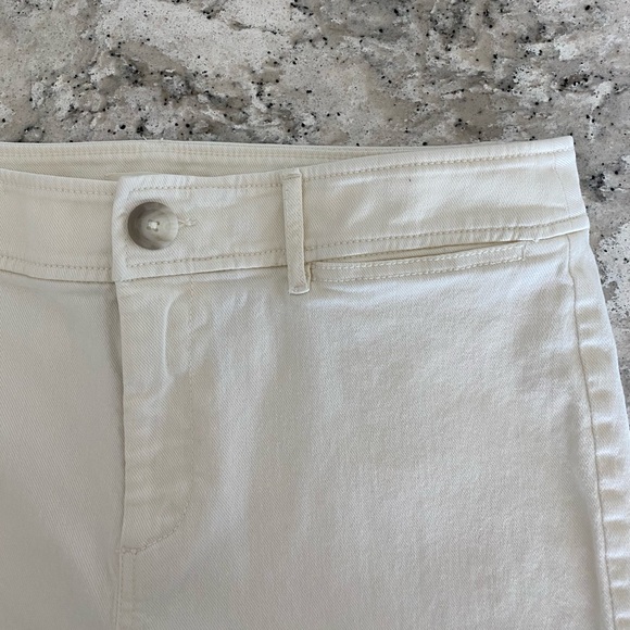 EUC Loft cream/off-white “sort of wide leg” jeans with faux cuffs, size 10 - Picture 2 of 5